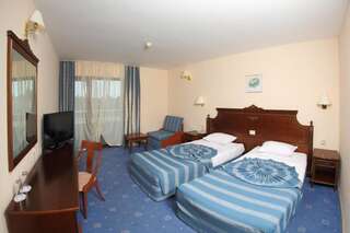 Курортные отели Duni Hotel Pelican - Все включено Созополь Двухместный номер с 2 отдельными кроватями и видом на парк (для 2 взрослых и 1 ребенка в возрасте до 5 лет)-7